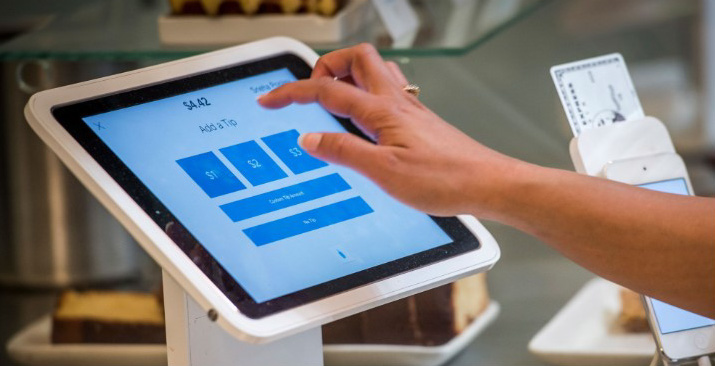 digital tipping customer using touchscreen